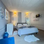 The Hidden Loft In Town Apartman *