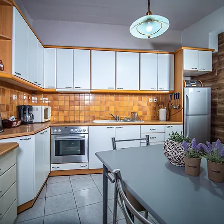 The Hidden Loft In Town Volos