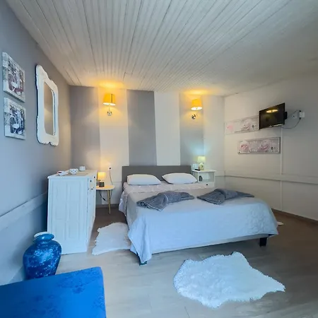 The Hidden Loft In Town Apartament *