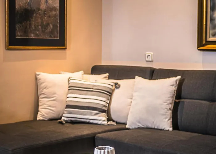 The Hidden Loft In Town *