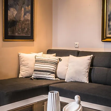 The Hidden Loft In Town *