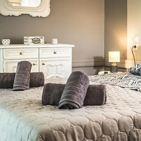 The Hidden Loft In Town דירה וולוס